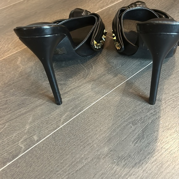 Cape Robbin Darian Slip On Black Open Toe High Heel Clogs with Gold Studs NEW - Picture 10 of 17